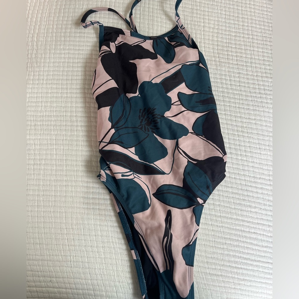 Jolyn Scotty 2 Onsie, great condition size 28 fixed back